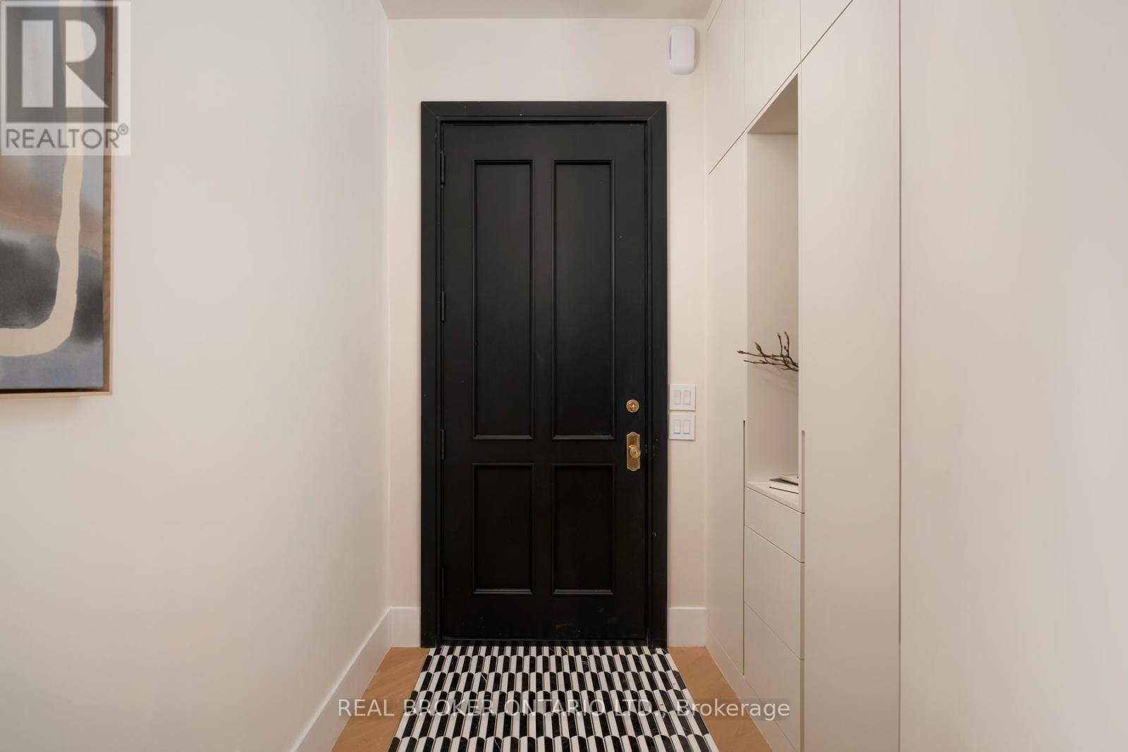 256 Major Street, Toronto, Ontario  M5S 2L6 - Photo 3 - C12502034