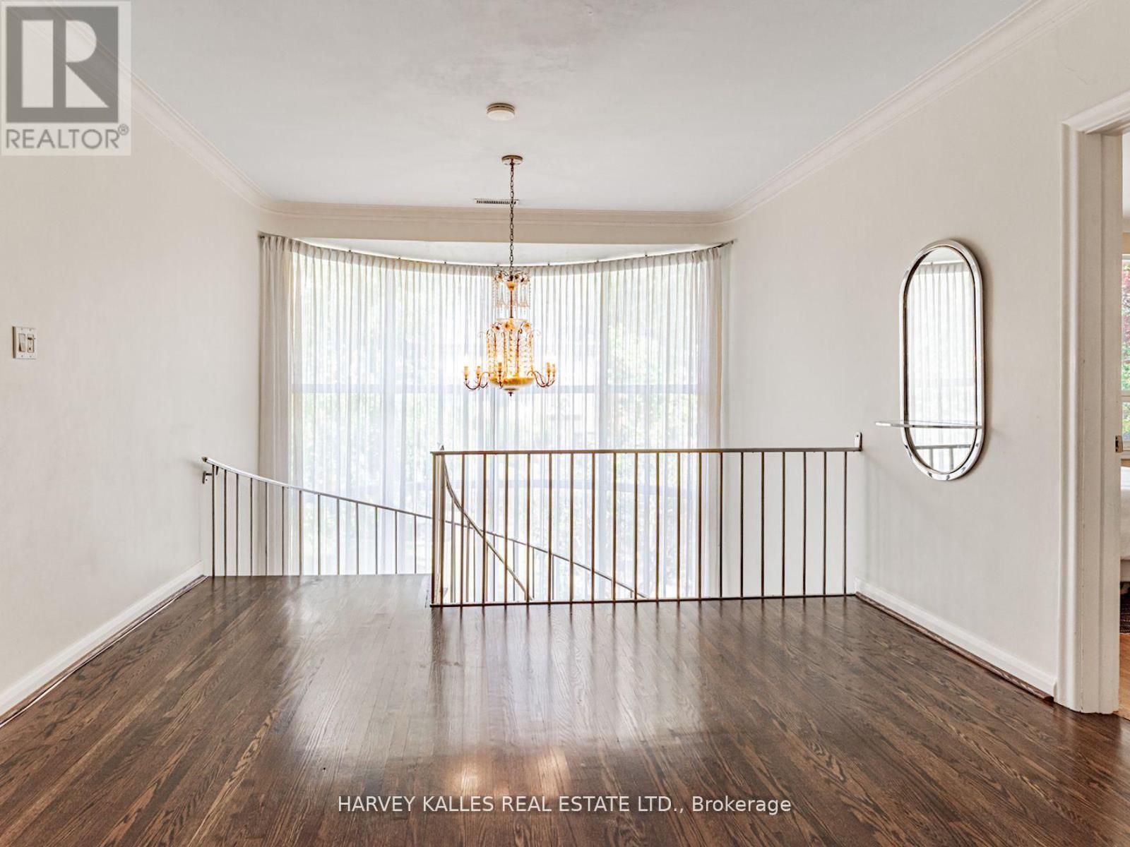 15 Ridelle Avenue, Toronto, Ontario  M6B 1H5 - Photo 22 - C12502038