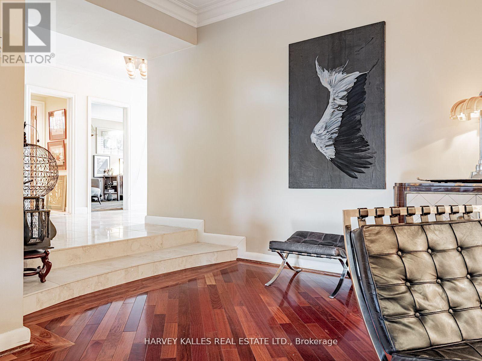 15 Ridelle Avenue, Toronto, Ontario  M6B 1H5 - Photo 5 - C12502038