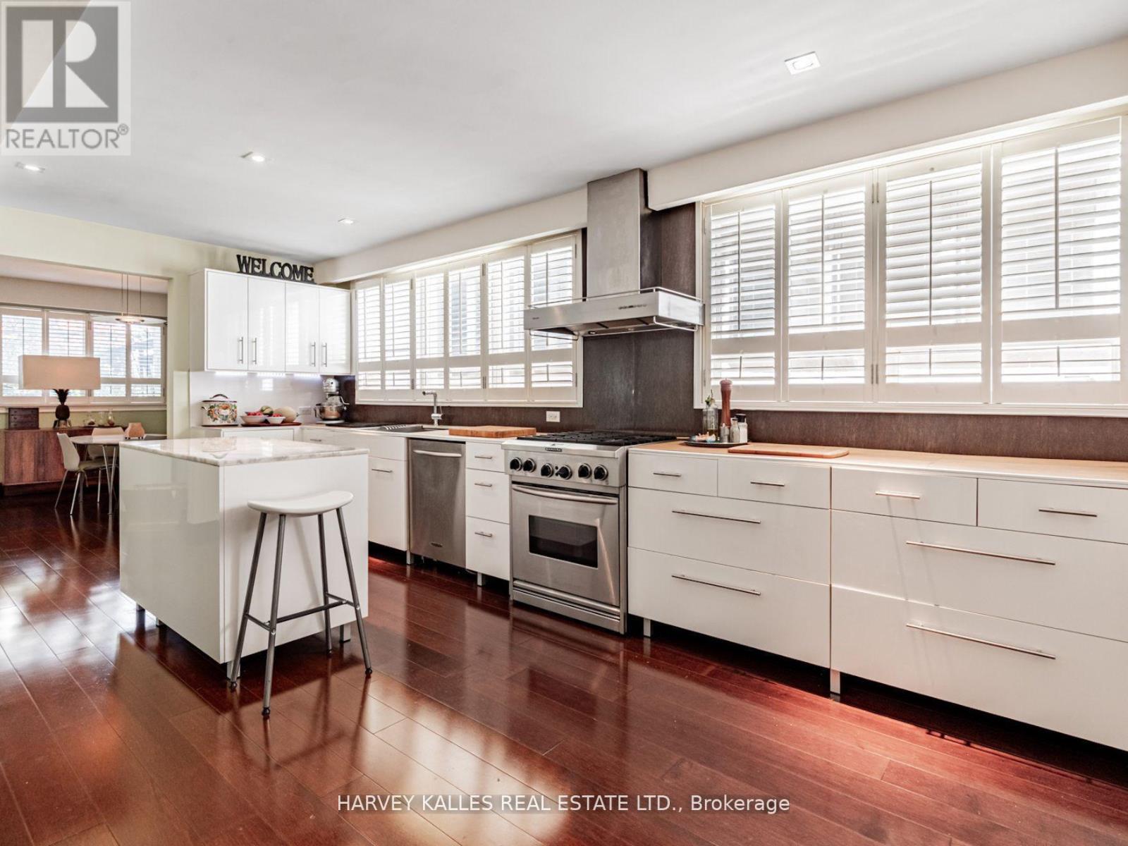 15 Ridelle Avenue, Toronto, Ontario  M6B 1H5 - Photo 8 - C12502038