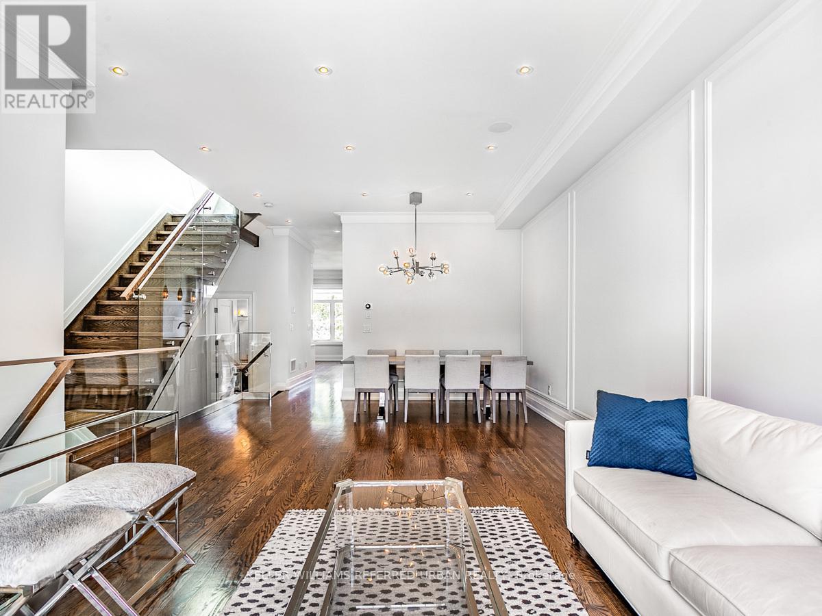 38 Cranbrooke Avenue, Toronto, Ontario  M5M 1M4 - Photo 4 - C12502088