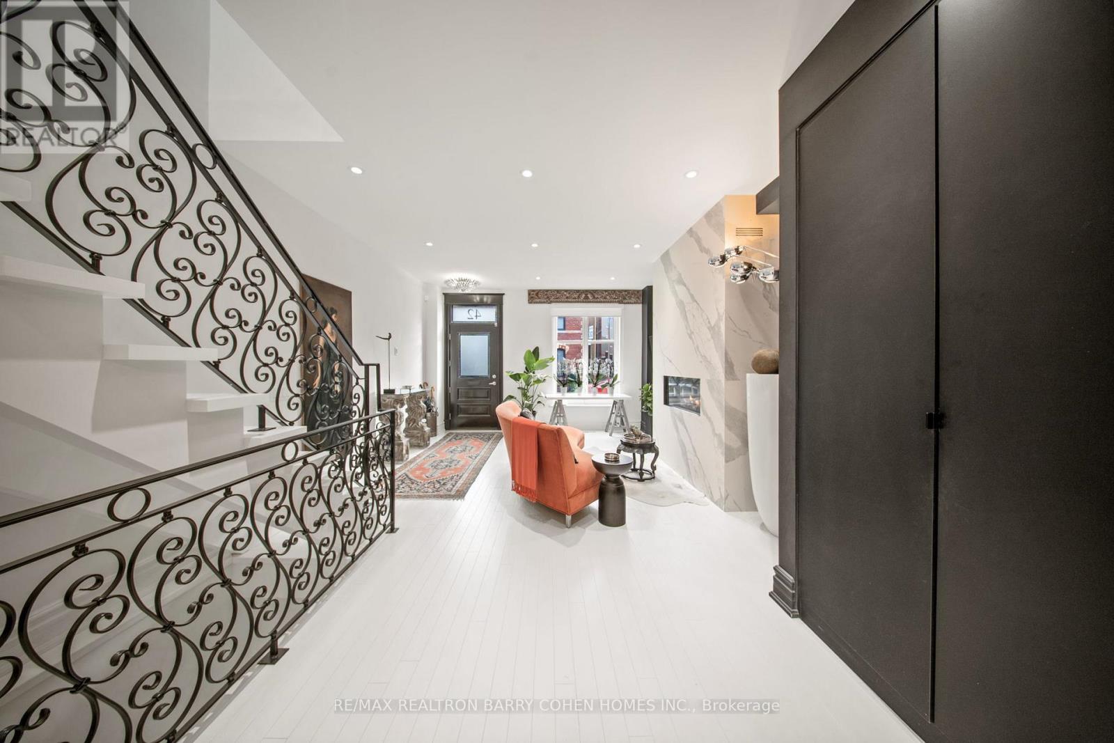 42 Berryman Street, Toronto, Ontario  M5R 1M6 - Photo 8 - C12502122