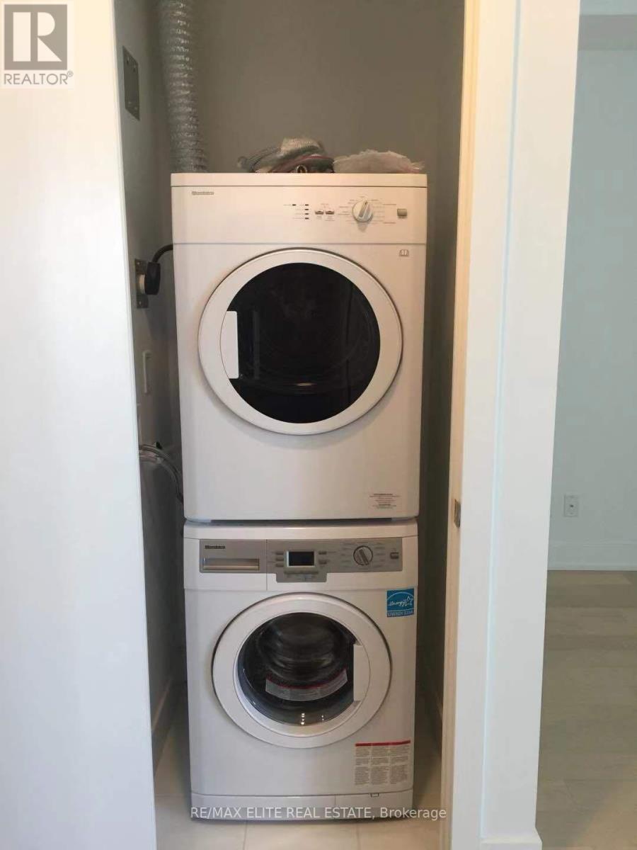 3209 - 7 Grenville Street, Toronto (Bay Street Corridor), Ontario  M4Y 1A1 - Photo 9 - C12467267