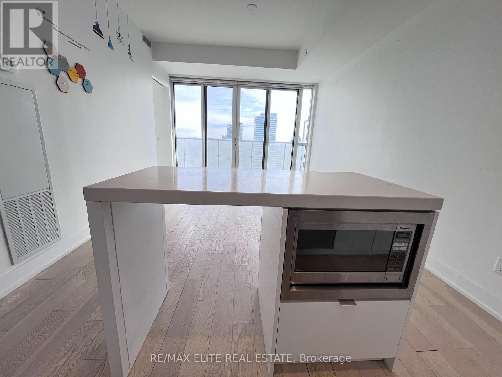 3209 - 7 Grenville Street, Toronto (Bay Street Corridor), Ontario  M4Y 1A1 - Photo 3 - C12467267