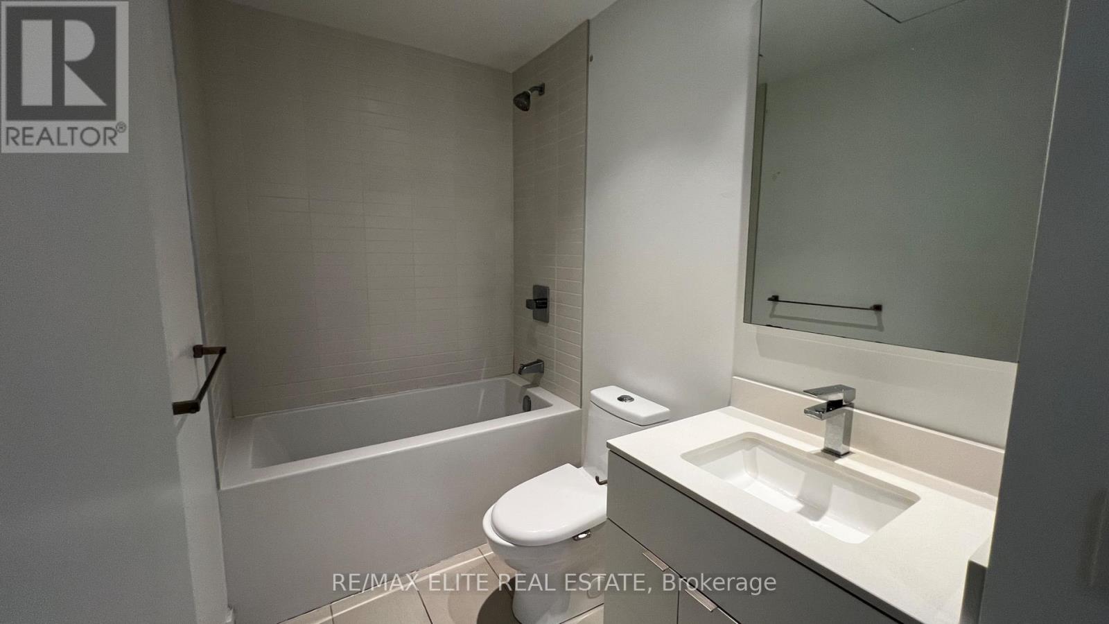 3209 - 7 Grenville Street, Toronto (Bay Street Corridor), Ontario  M4Y 1A1 - Photo 8 - C12467267