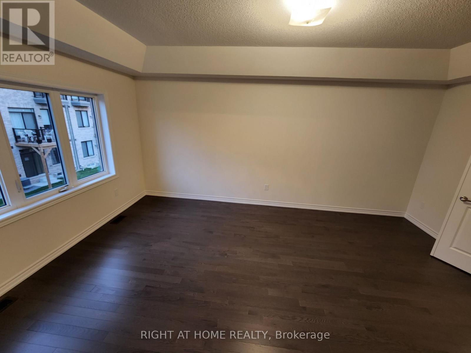 21 Coho Drive N, Whitby, Ontario  L1P 0K4 - Photo 10 - E12501922