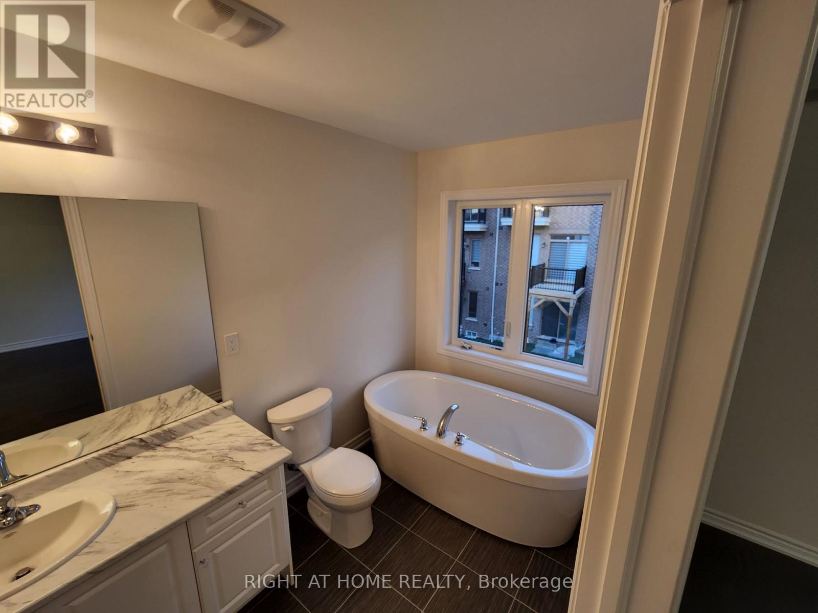 21 Coho Drive N, Whitby, Ontario  L1P 0K4 - Photo 12 - E12501922