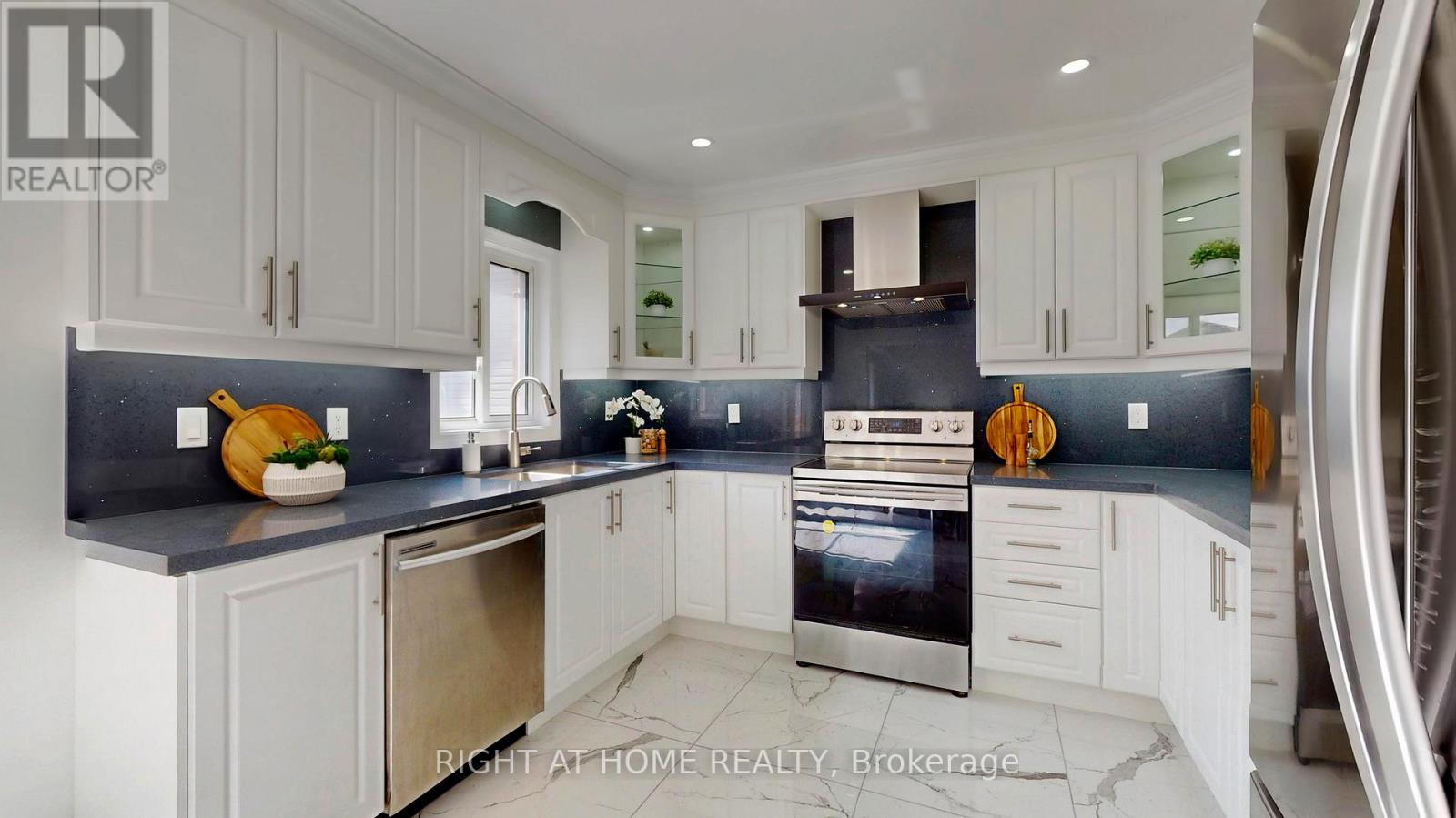 55 Tilley Road, Clarington, Ontario  L1C 4M3 - Photo 9 - E12501986