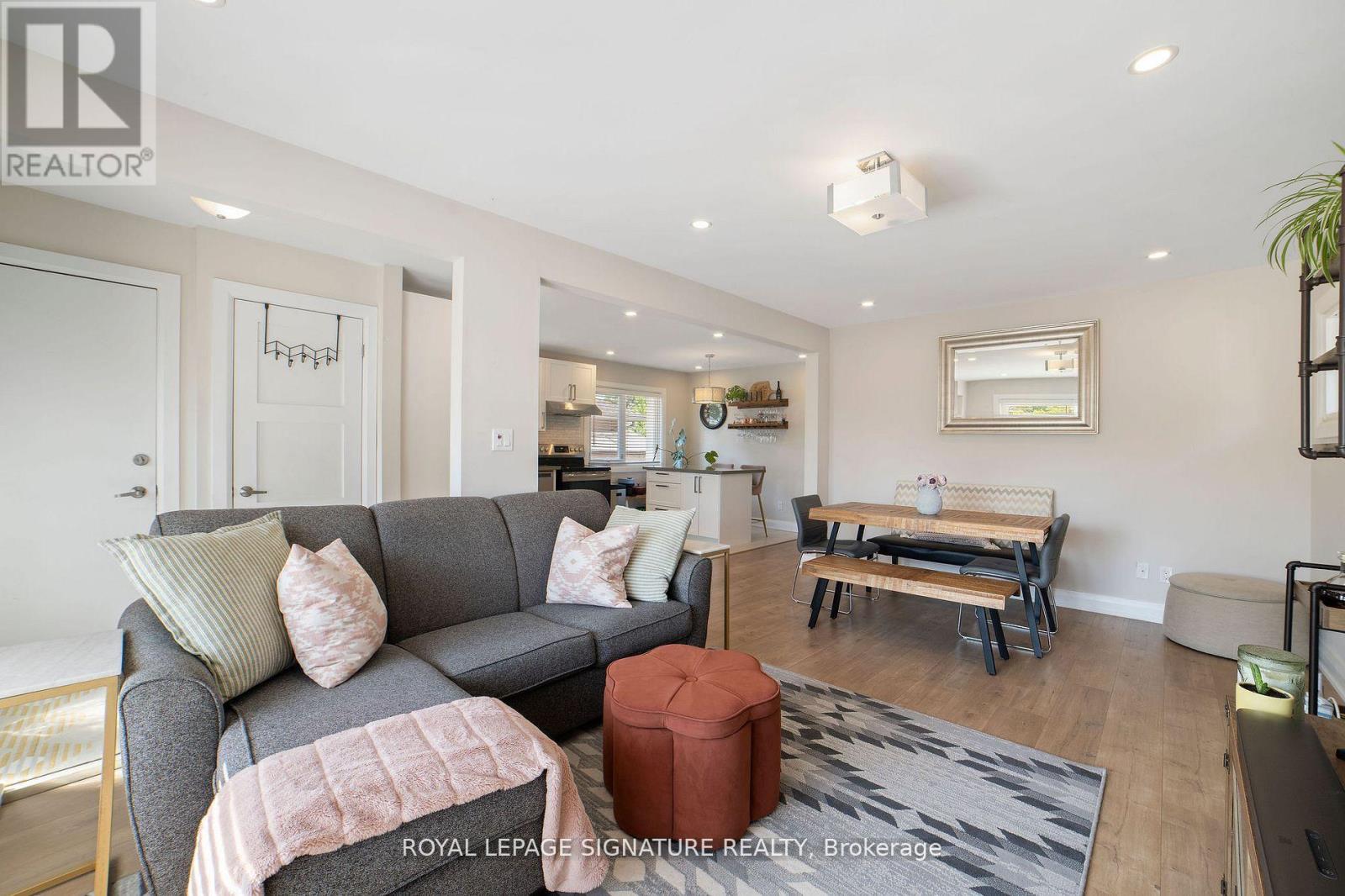 Main - 1528 Pharmacy Avenue, Toronto, Ontario  M1R 2K2 - Photo 3 - E12502116