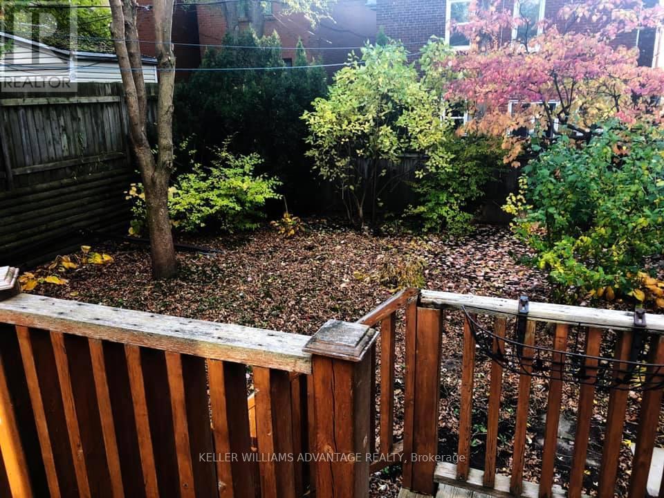 2 Edgewood Gardens, Toronto, Ontario  M4L 3H5 - Photo 9 - E12502120