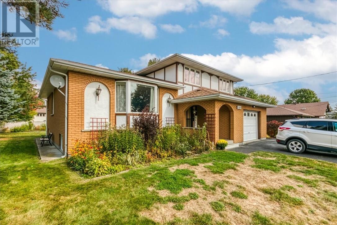 1688 Richard Street, Val Caron, Ontario  P3N 1H2 - Photo 2 - 2125466