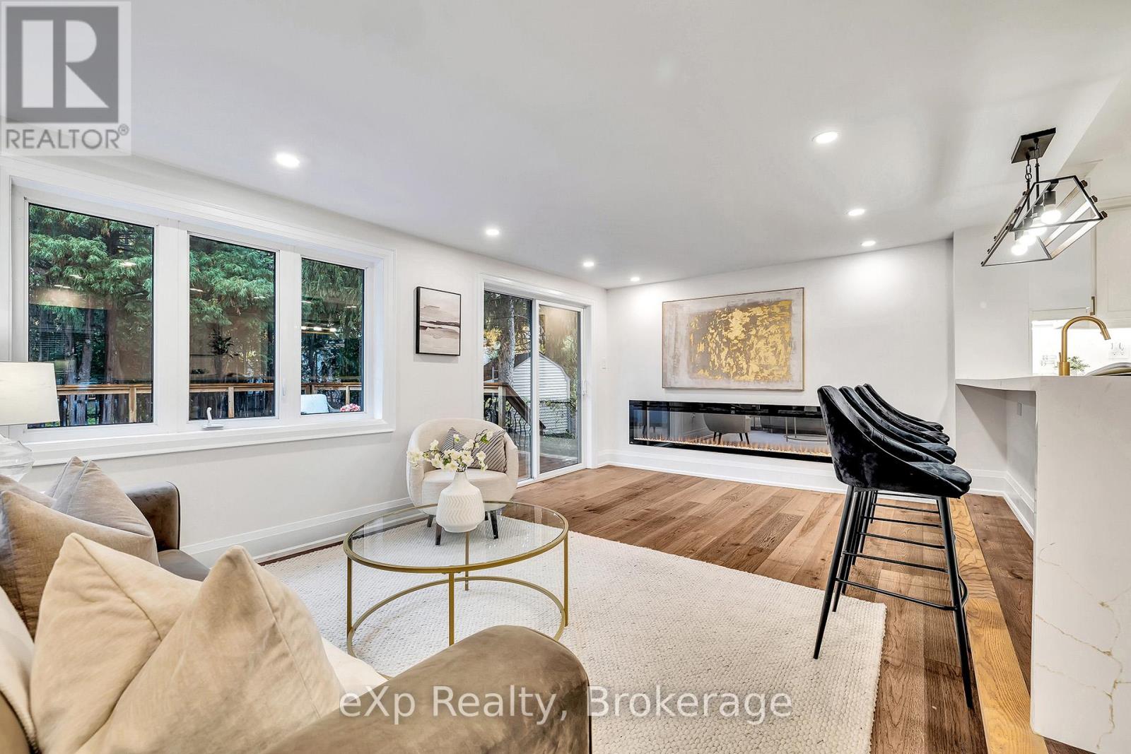 877 Kingsway Drive, Burlington, Ontario  L7T 3H8 - Photo 12 - W12502274