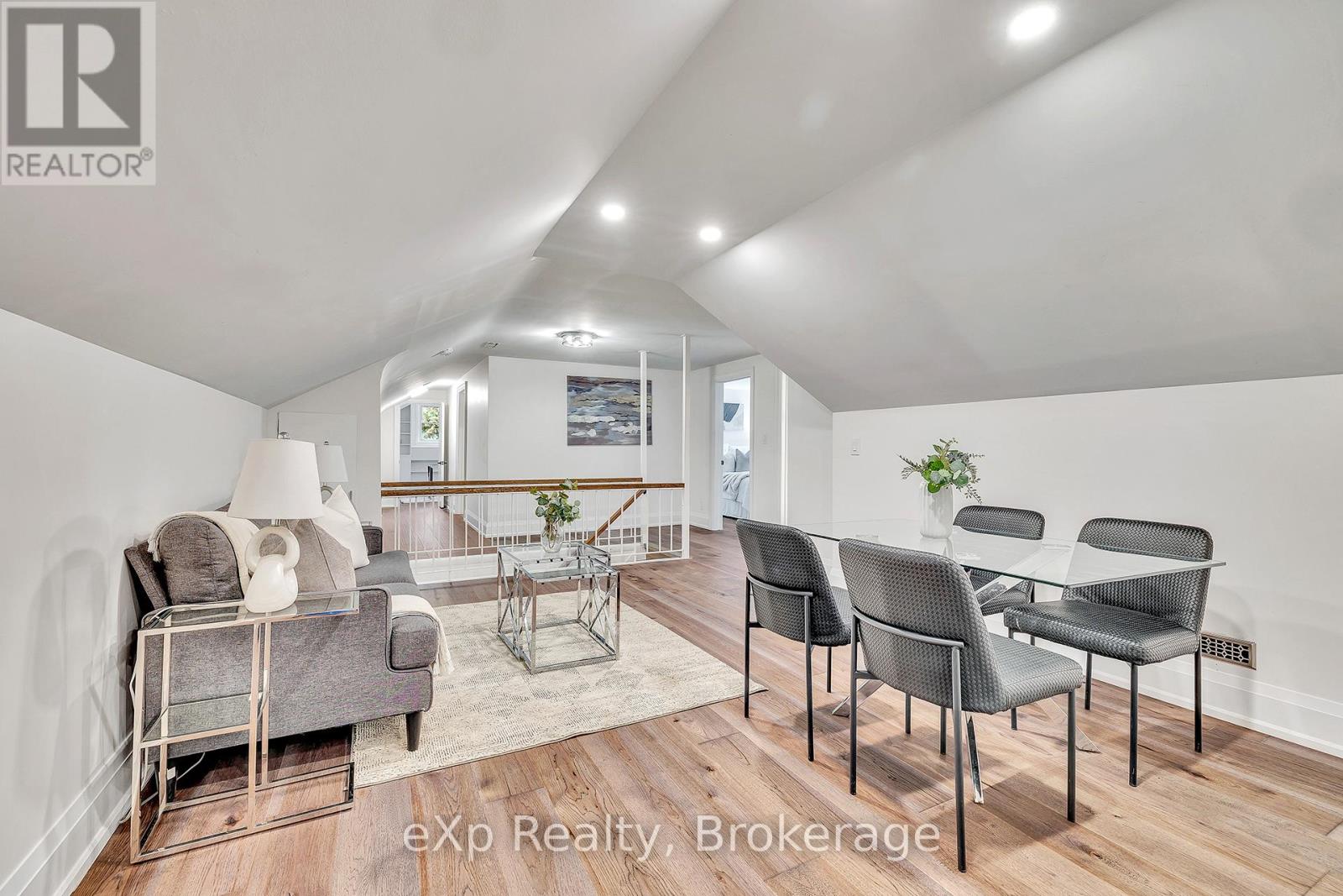 877 Kingsway Drive, Burlington, Ontario  L7T 3H8 - Photo 22 - W12502274