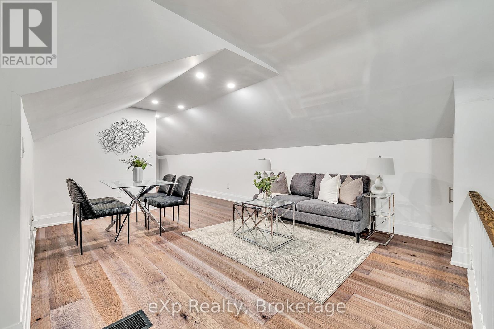 877 Kingsway Drive, Burlington, Ontario  L7T 3H8 - Photo 26 - W12502274