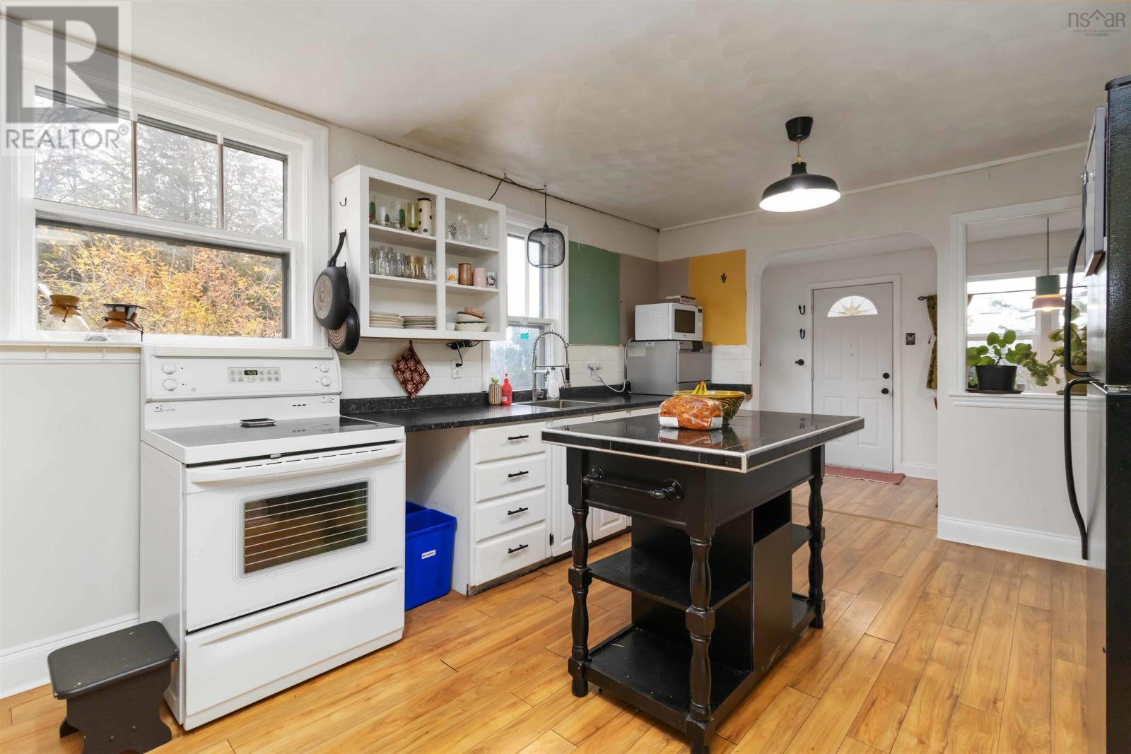 379 Bissett Road, Cole Harbour, Nova Scotia  B2V 2T2 - Photo 6 - 202527098