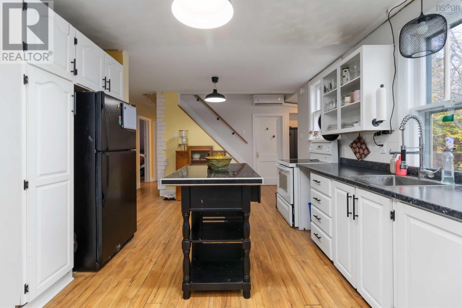 379 Bissett Road, Cole Harbour, Nova Scotia  B2V 2T2 - Photo 9 - 202527098