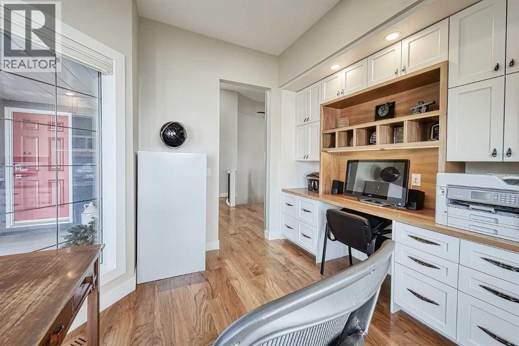 180 Arbour Glen Close Nw, Calgary, Alberta  T3G 3Y8 - Photo 7 - A2267240