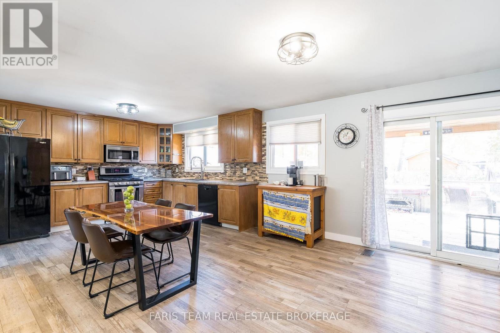 2003 Inglewood Drive, Innisfil, Ontario  L9S 1Z1 - Photo 10 - N12501810