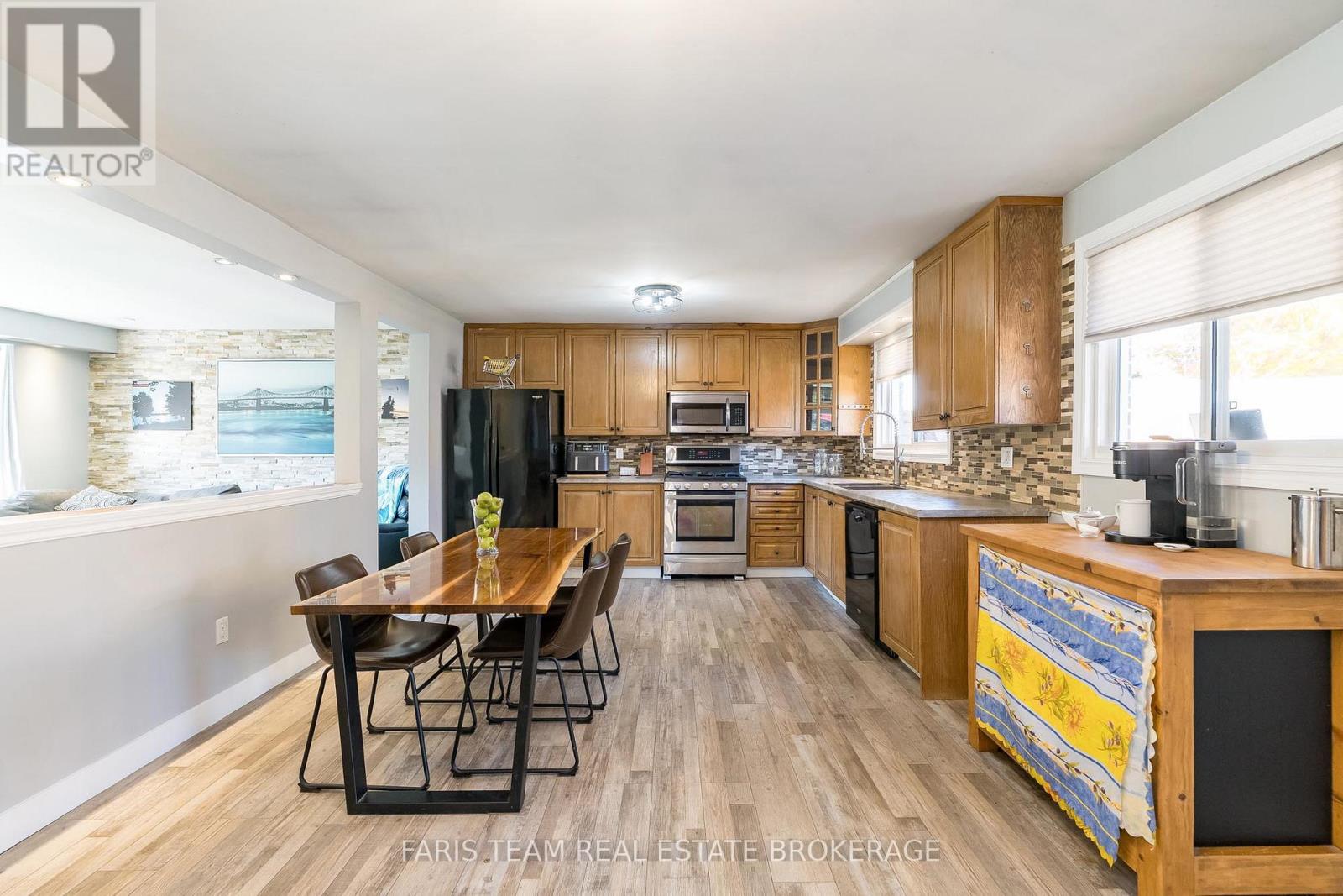 2003 Inglewood Drive, Innisfil, Ontario  L9S 1Z1 - Photo 5 - N12501810