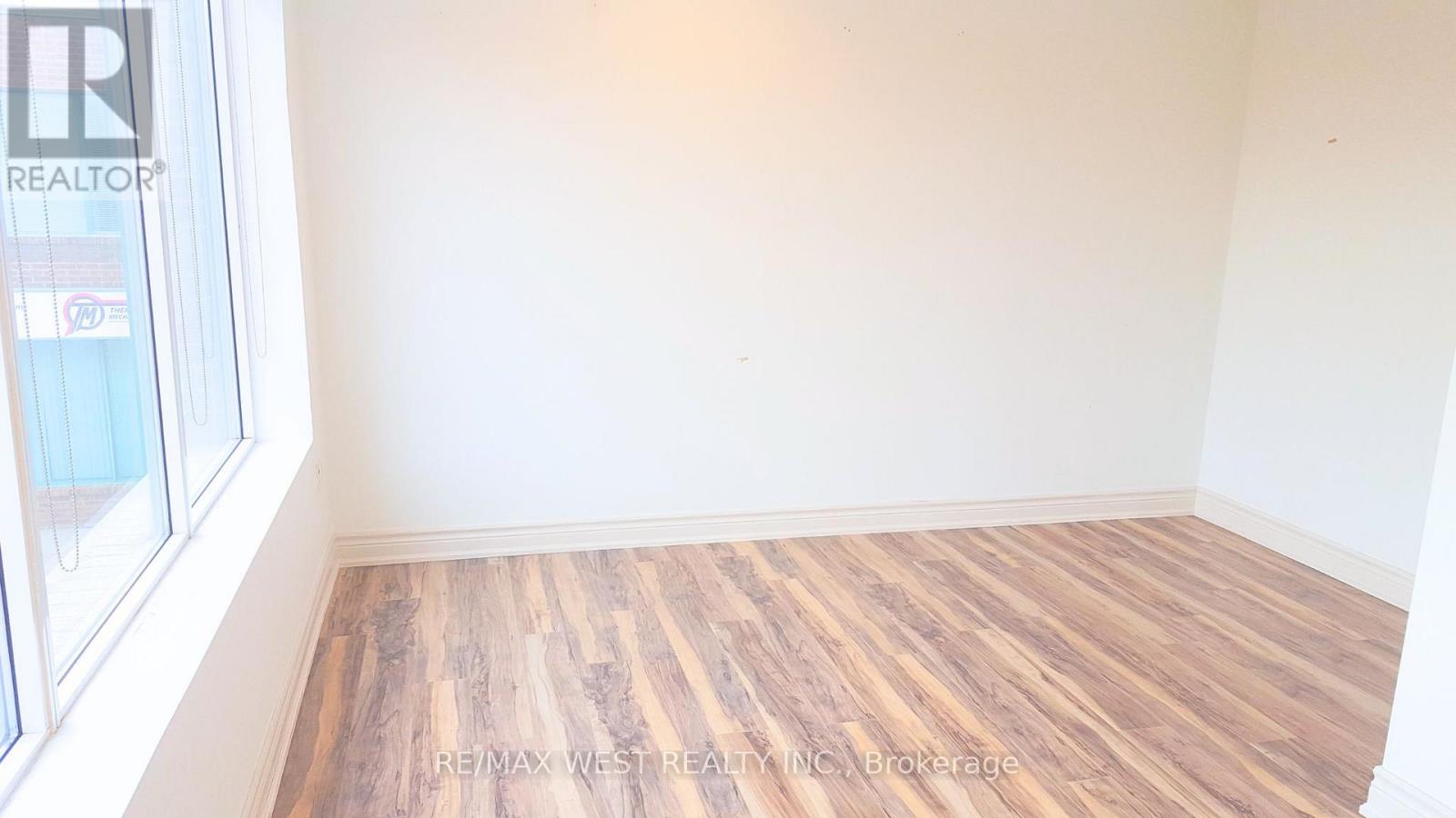 17 - 115 Woodstream Boulevard, Vaughan, Ontario  L4L 8K5 - Photo 3 - N12501824