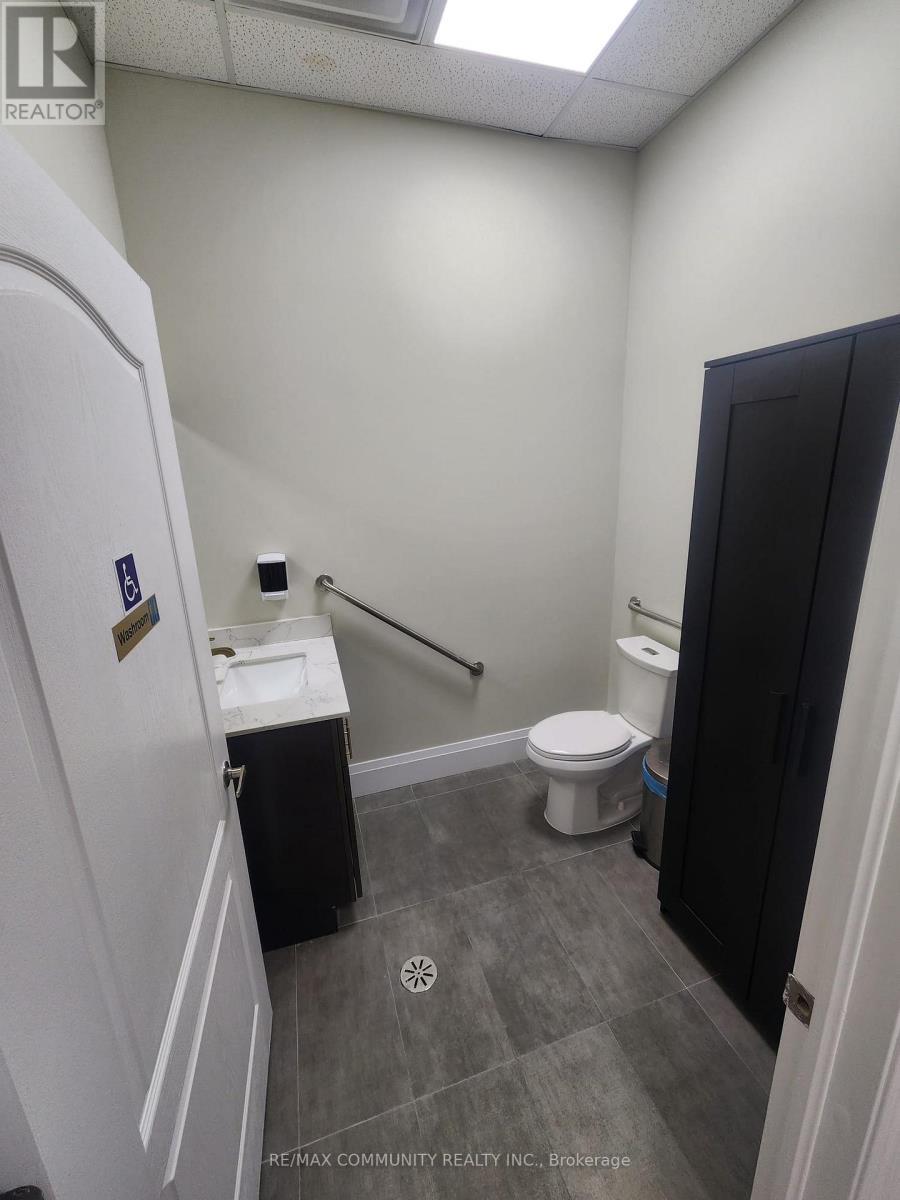 72 - 20 New Delhi Drive, Markham, Ontario  L3S 0B5 - Photo 4 - N12501908