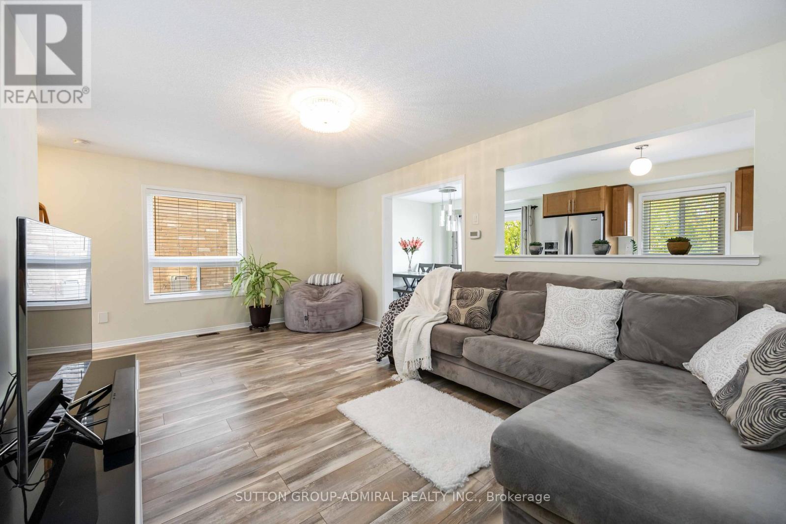 135 Armstrong Crescent, Bradford West Gwillimbury (Bradford), Ontario  L3Z 0L3 - Photo 11 - N12501930