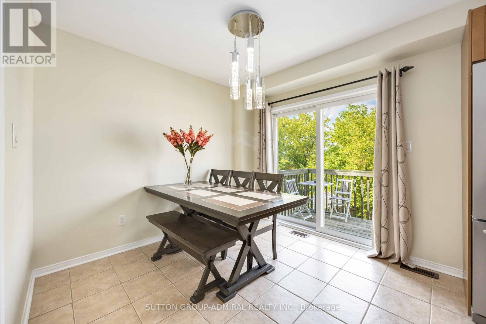 135 Armstrong Crescent, Bradford West Gwillimbury (Bradford), Ontario  L3Z 0L3 - Photo 13 - N12501930