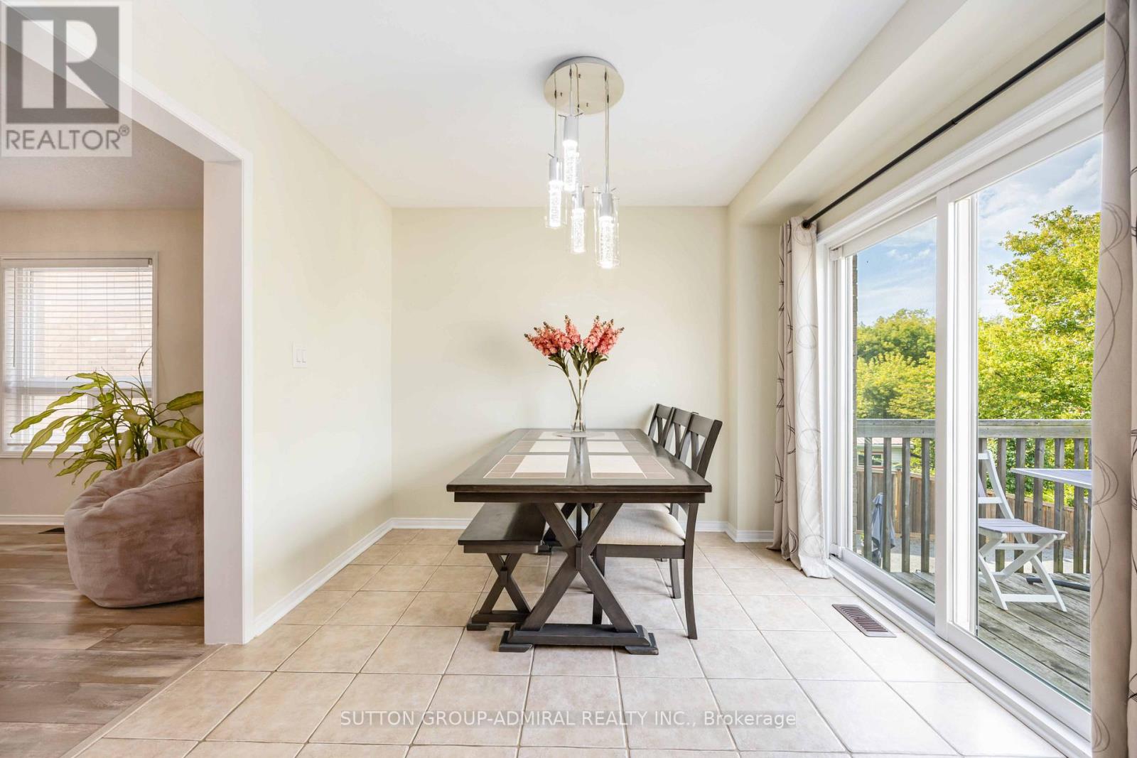 135 Armstrong Crescent, Bradford West Gwillimbury (Bradford), Ontario  L3Z 0L3 - Photo 14 - N12501930