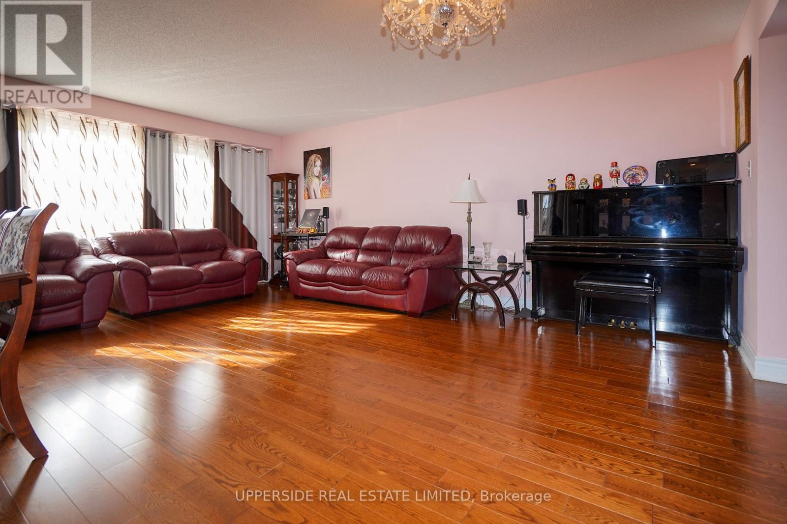 76 Sassafras Circle, Vaughan, Ontario  L4J 8M9 - Photo 4 - N12501938