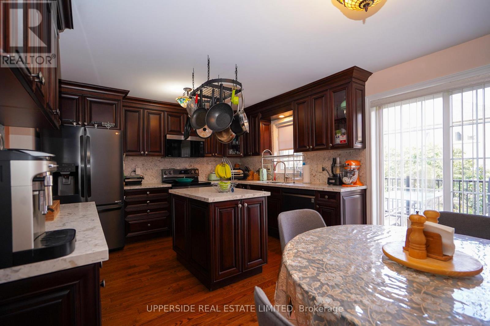 76 Sassafras Circle, Vaughan, Ontario  L4J 8M9 - Photo 5 - N12501938