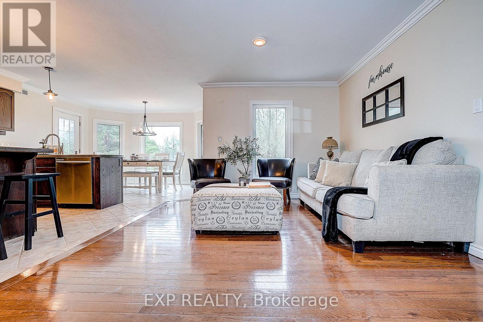 8327 Old Homestead Road, Georgina, Ontario  L0E 1N0 - Photo 11 - N12501948