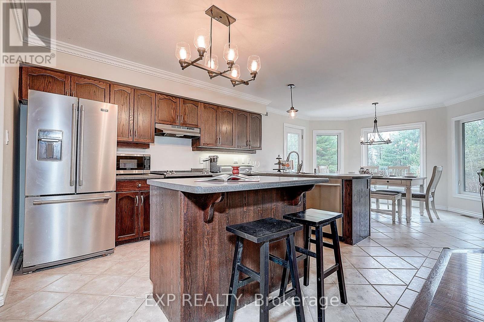 8327 Old Homestead Road, Georgina, Ontario  L0E 1N0 - Photo 14 - N12501948