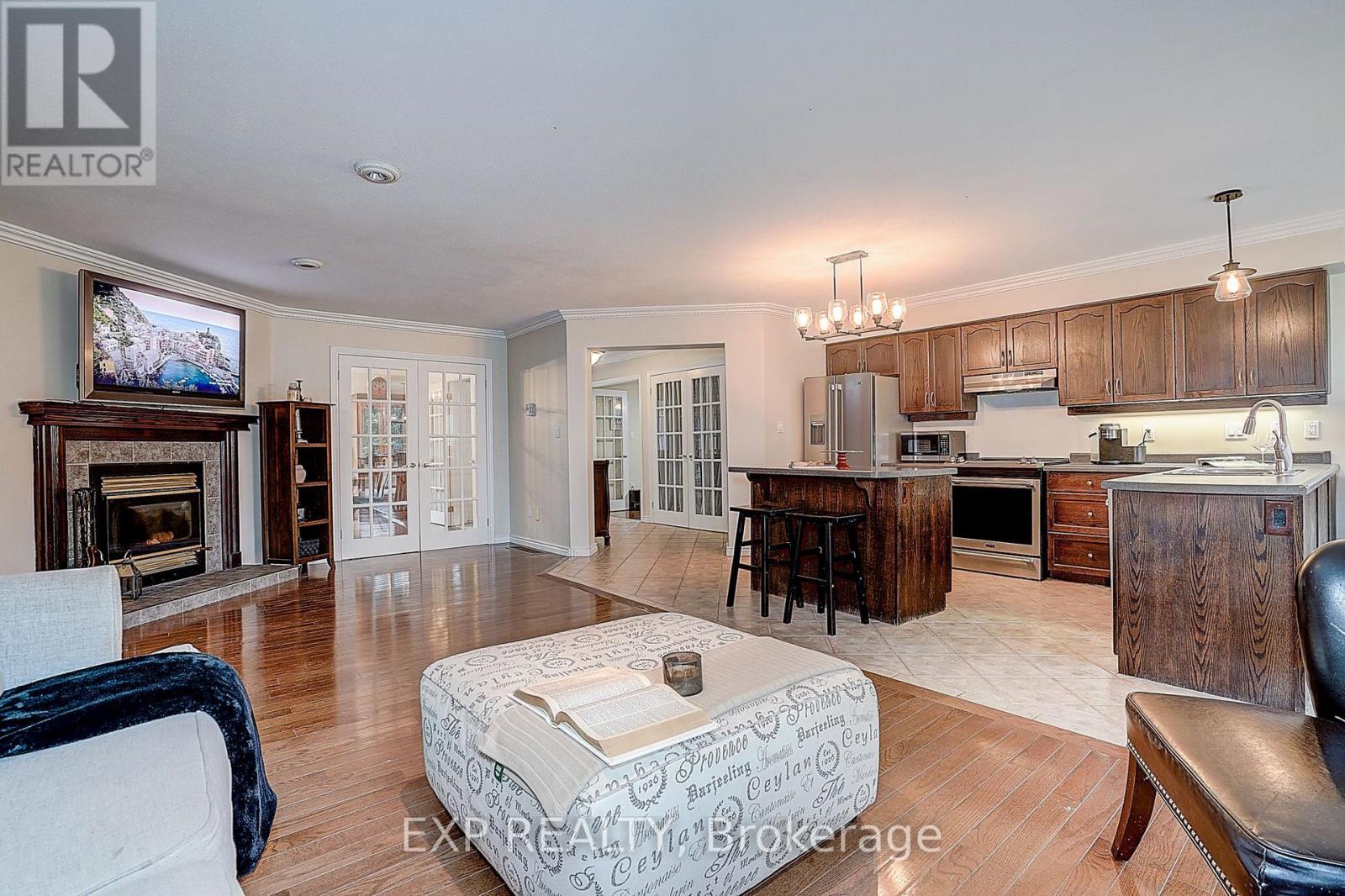 8327 Old Homestead Road, Georgina, Ontario  L0E 1N0 - Photo 16 - N12501948