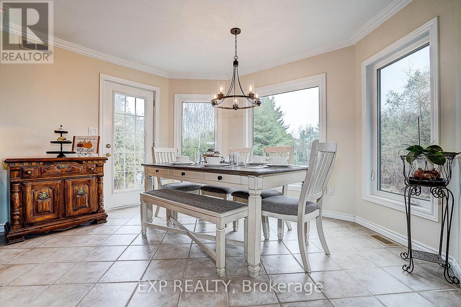 8327 Old Homestead Road, Georgina, Ontario  L0E 1N0 - Photo 17 - N12501948