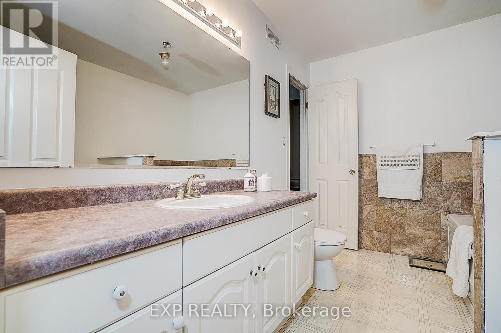 8327 Old Homestead Road, Georgina, Ontario  L0E 1N0 - Photo 20 - N12501948