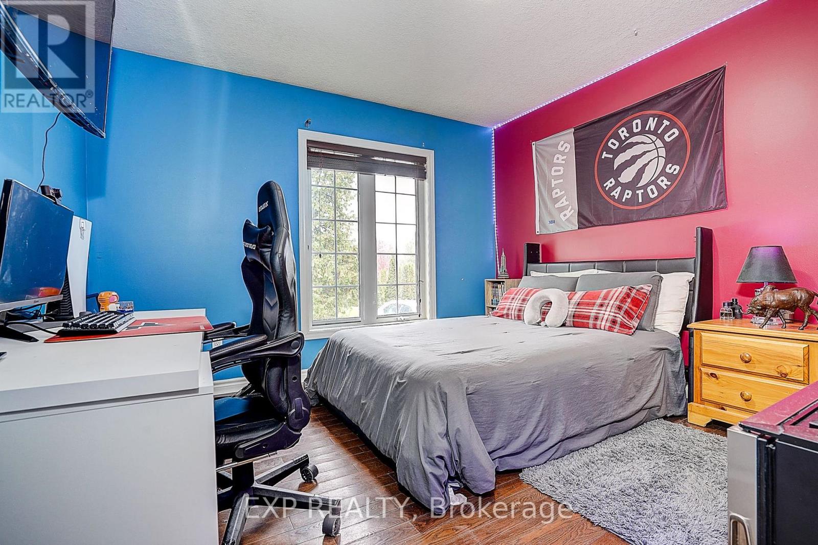 8327 Old Homestead Road, Georgina, Ontario  L0E 1N0 - Photo 21 - N12501948