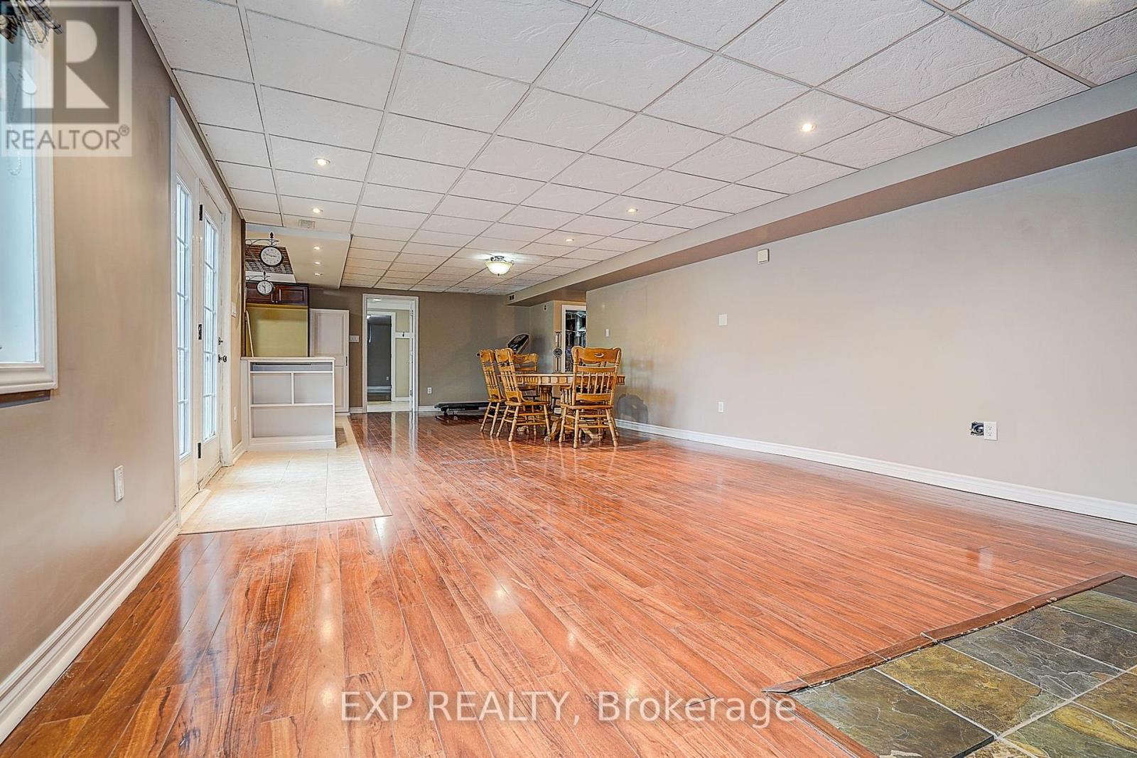 8327 Old Homestead Road, Georgina, Ontario  L0E 1N0 - Photo 25 - N12501948