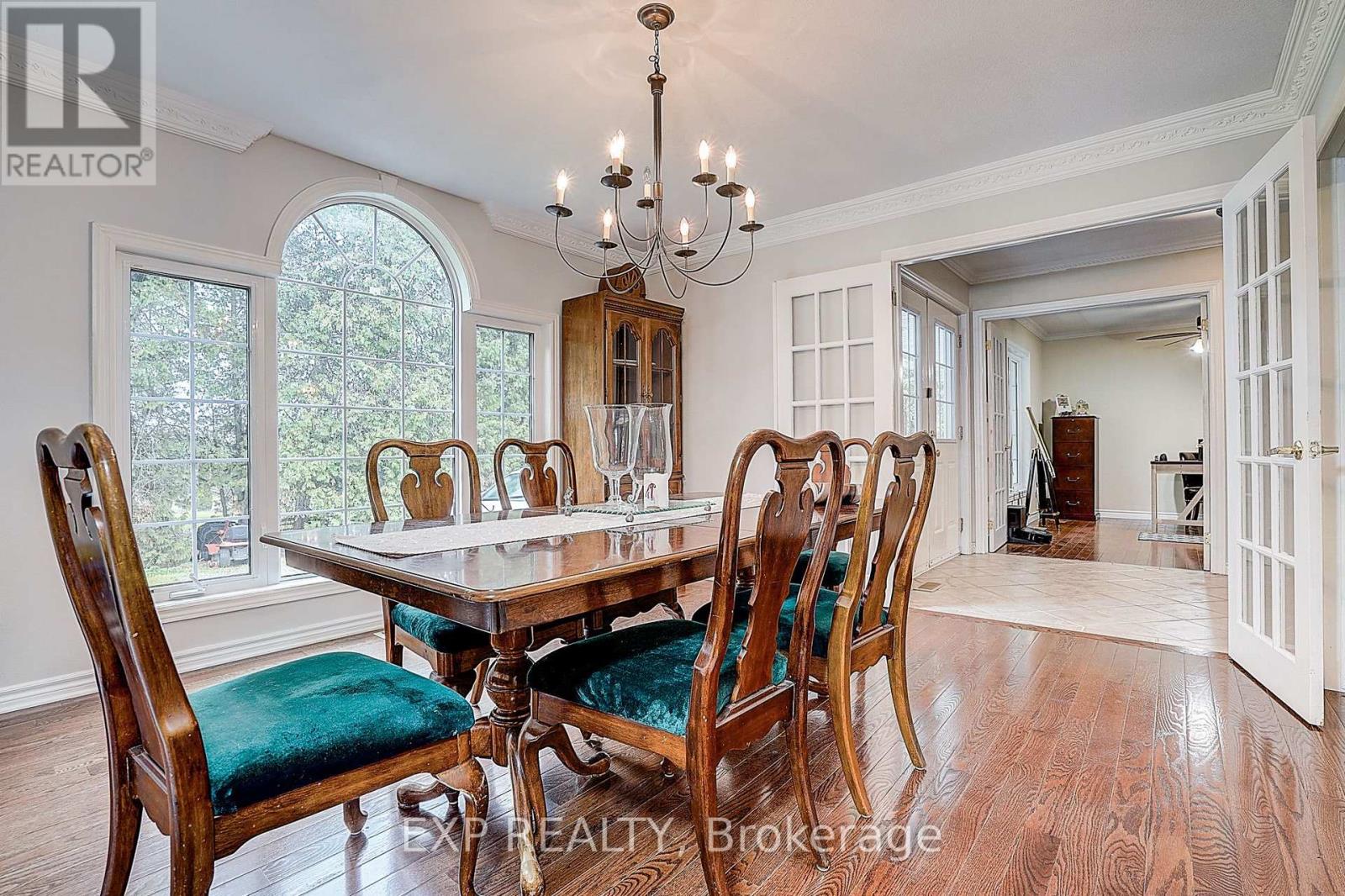 8327 Old Homestead Road, Georgina, Ontario  L0E 1N0 - Photo 8 - N12501948