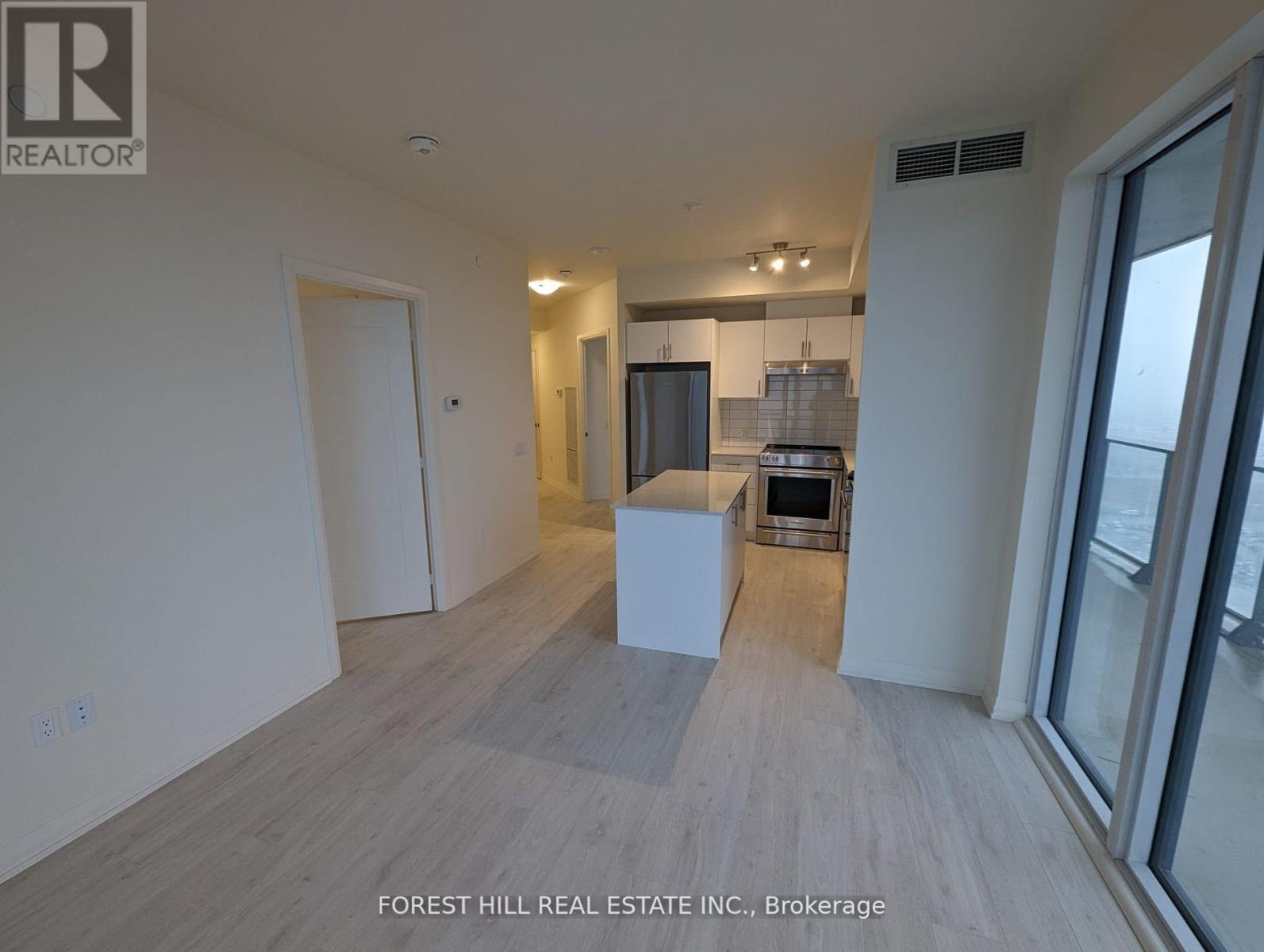 1821 - 9000 Jane Street, Vaughan, Ontario  L4K 0M6 - Photo 6 - N12501968