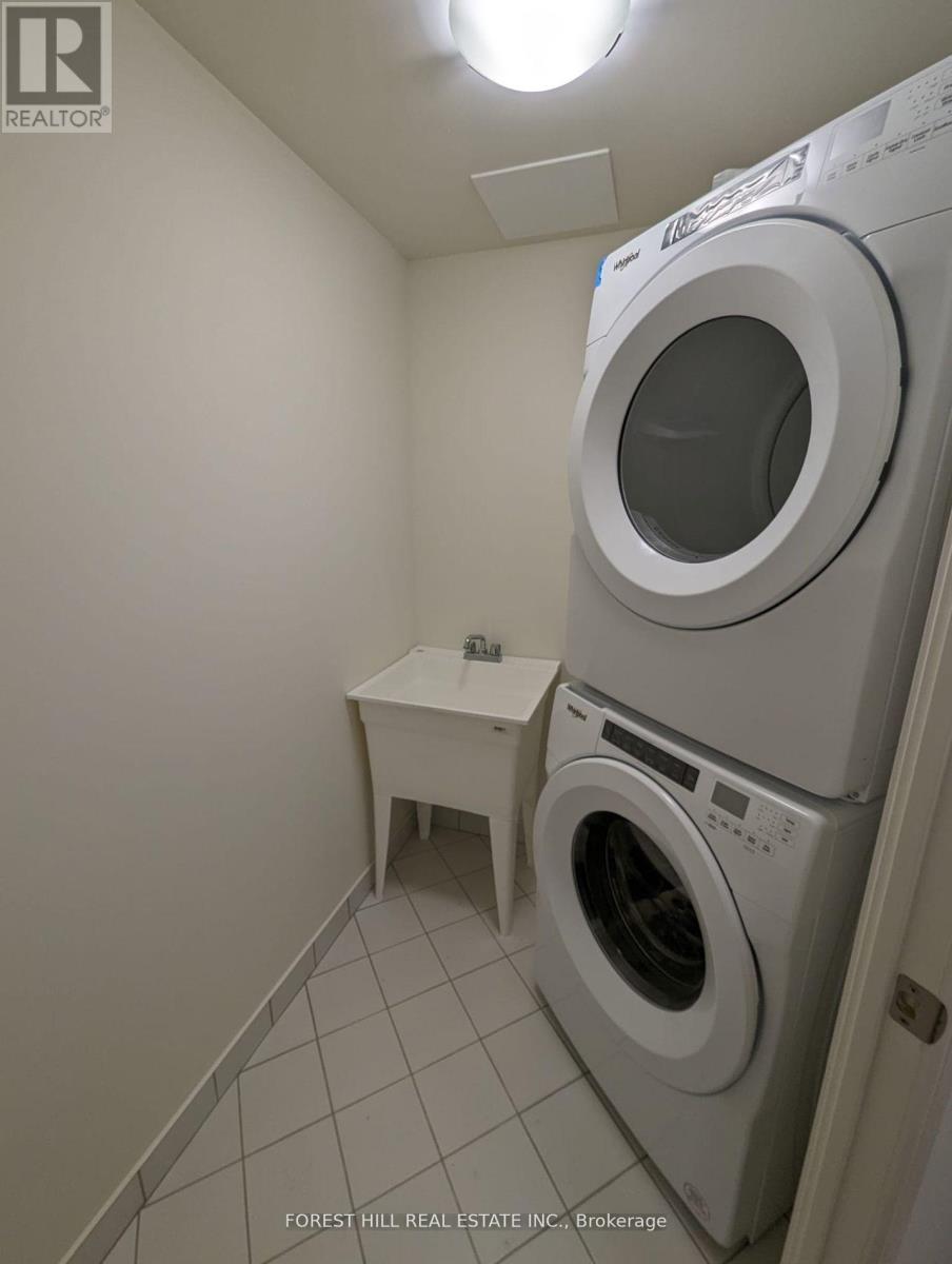 1821 - 9000 Jane Street, Vaughan, Ontario  L4K 0M6 - Photo 9 - N12501968