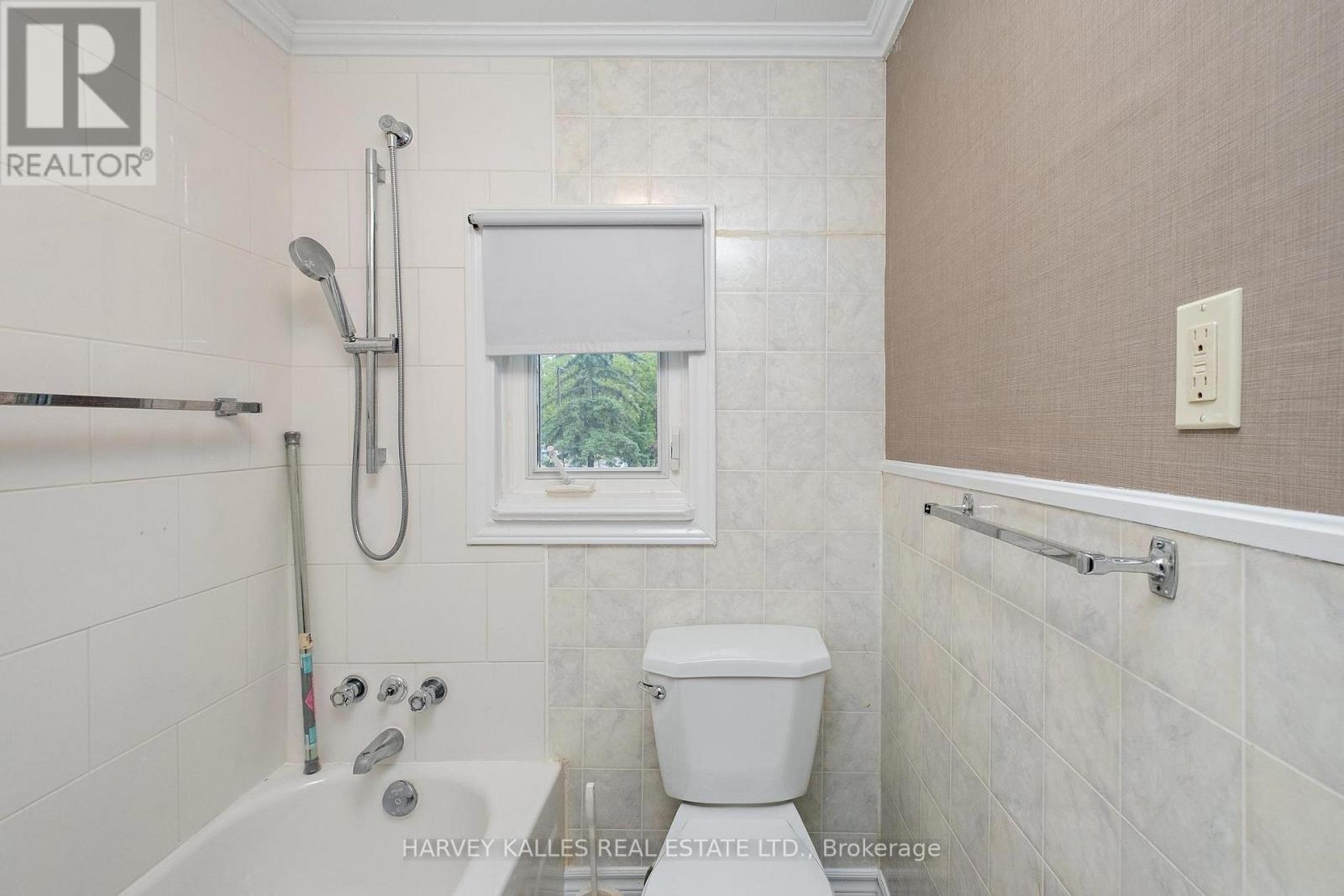 158 Ruggles Avenue, Richmond Hill, Ontario  L4C 1Y4 - Photo 17 - N12502010