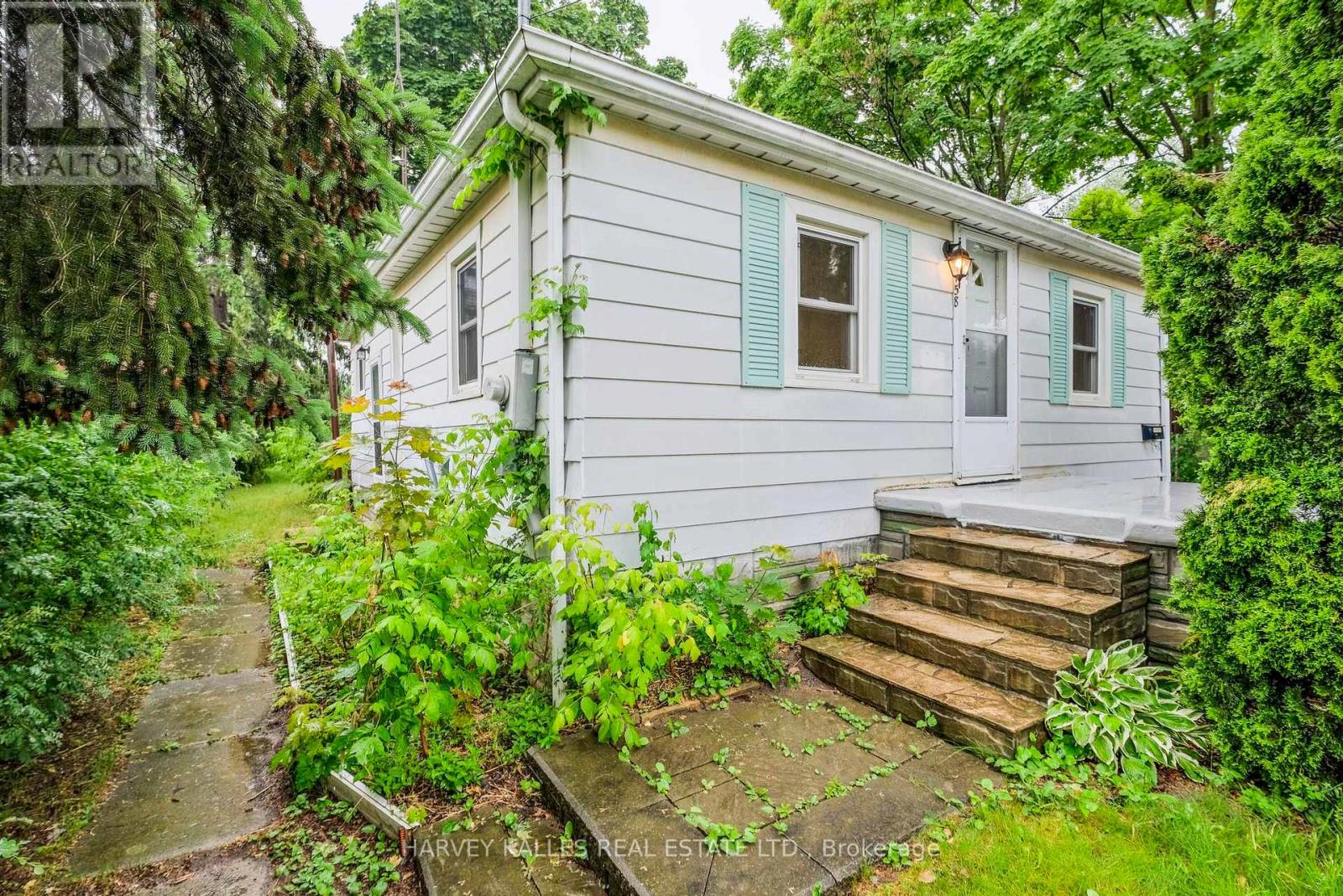 158 Ruggles Avenue, Richmond Hill, Ontario  L4C 1Y4 - Photo 3 - N12502010