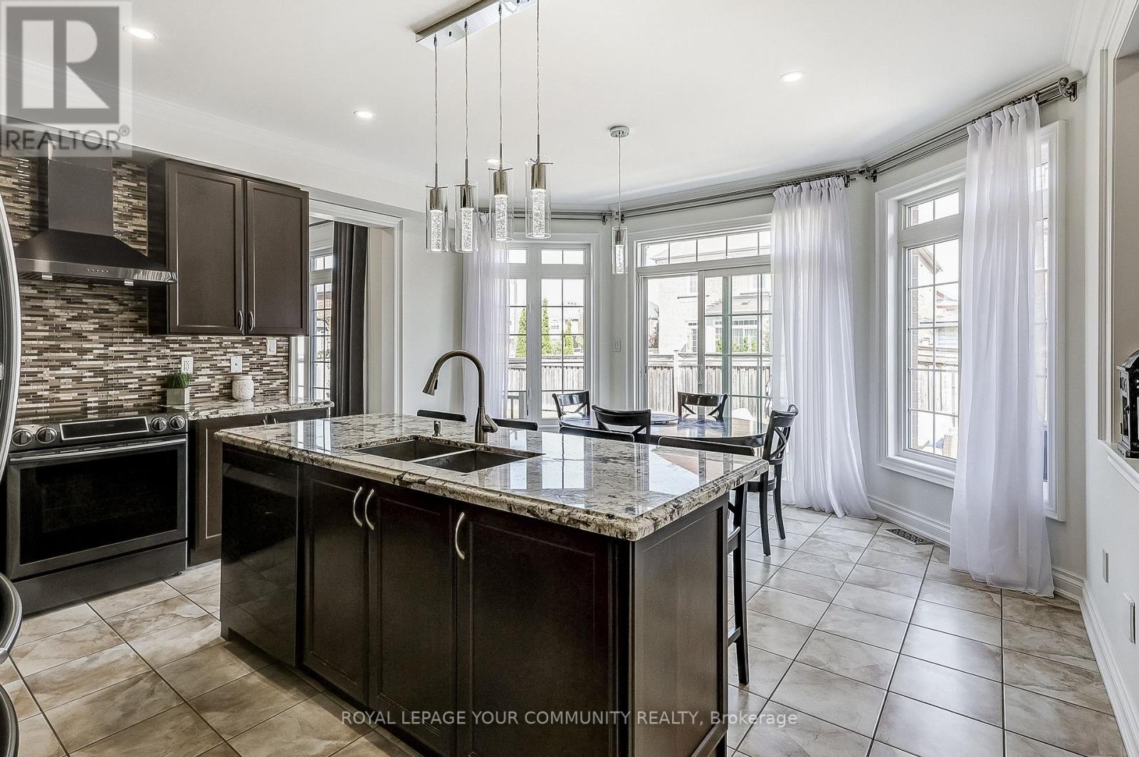 2 Green Darner Trail, Bradford West Gwillimbury (Bradford), Ontario  L3Z 0M1 - Photo 10 - N12502022