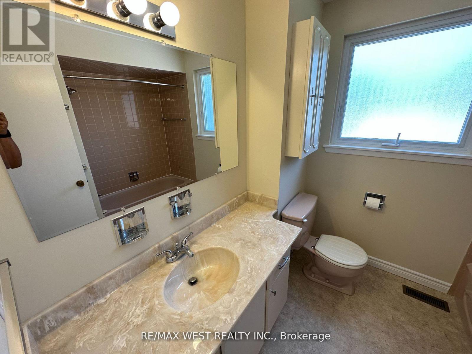 15 Tracey Drive, New Tecumseth, Ontario  L9R 1M2 - Photo 20 - N12502026