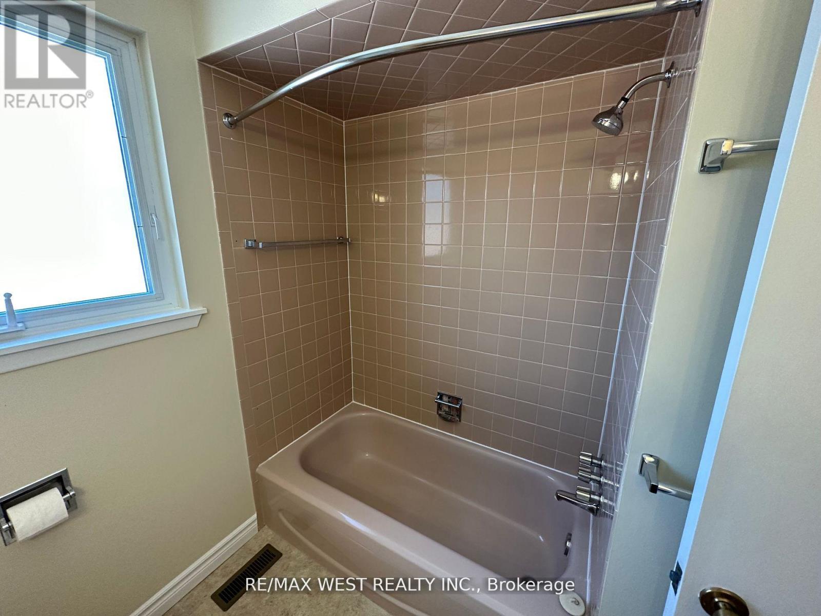 15 Tracey Drive, New Tecumseth, Ontario  L9R 1M2 - Photo 21 - N12502026