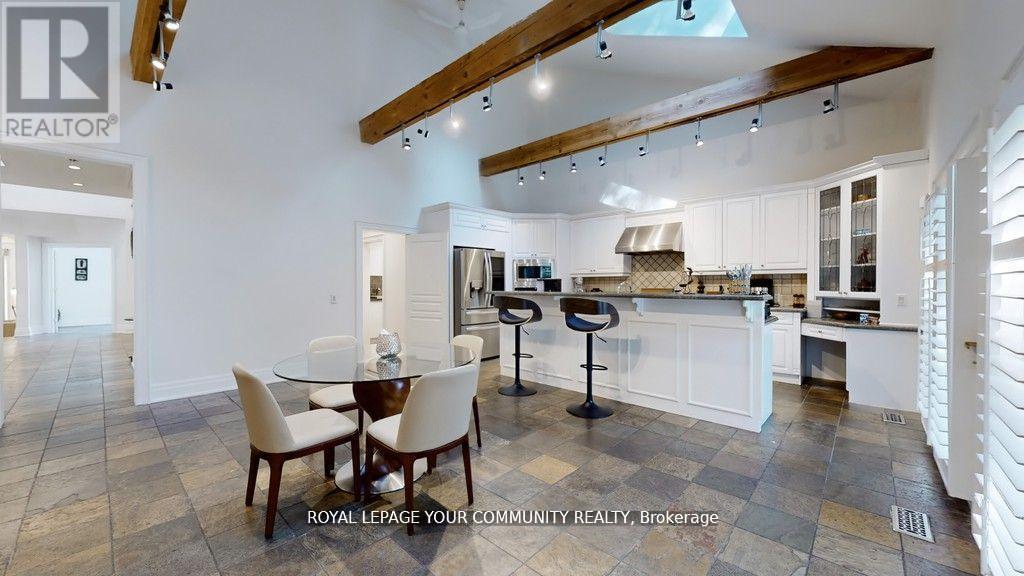 43 Denham Drive, Richmond Hill, Ontario  L4C 6H7 - Photo 11 - N12502032