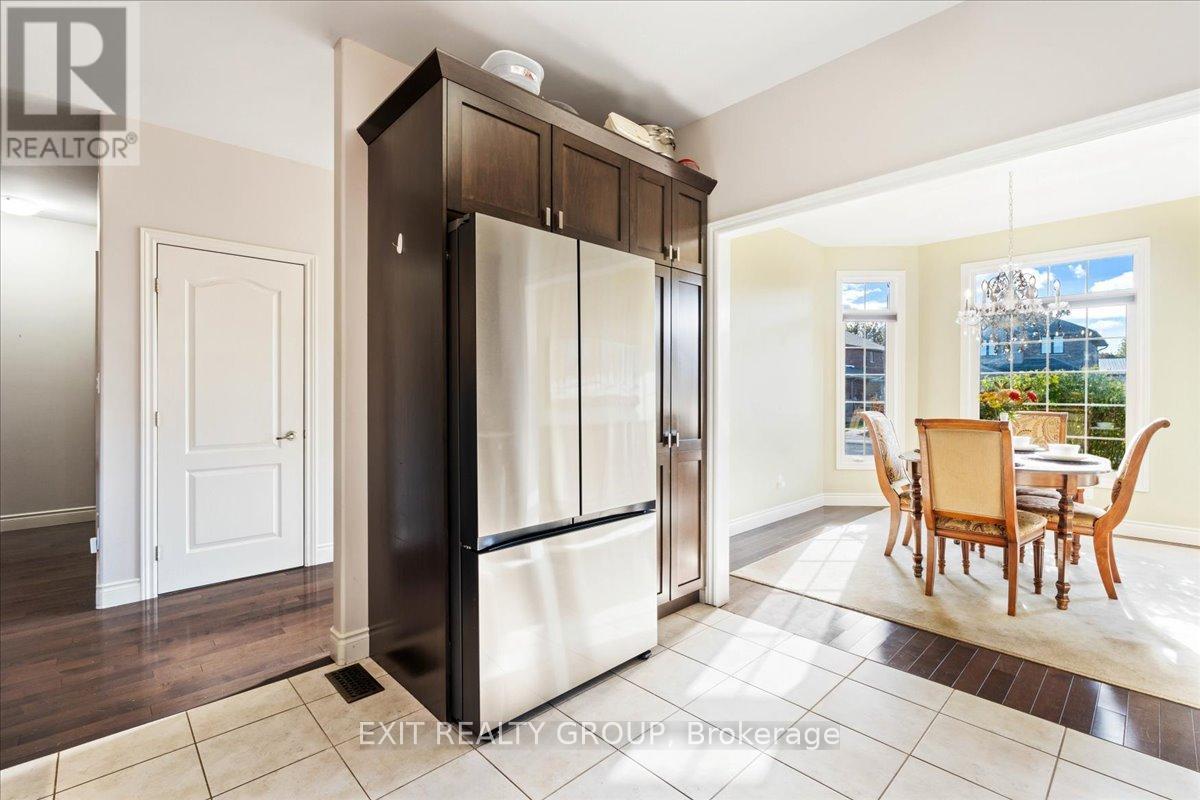 14 Cavendish Drive, Belleville, Ontario K8N 0C2 - Photo 12 - X12502170