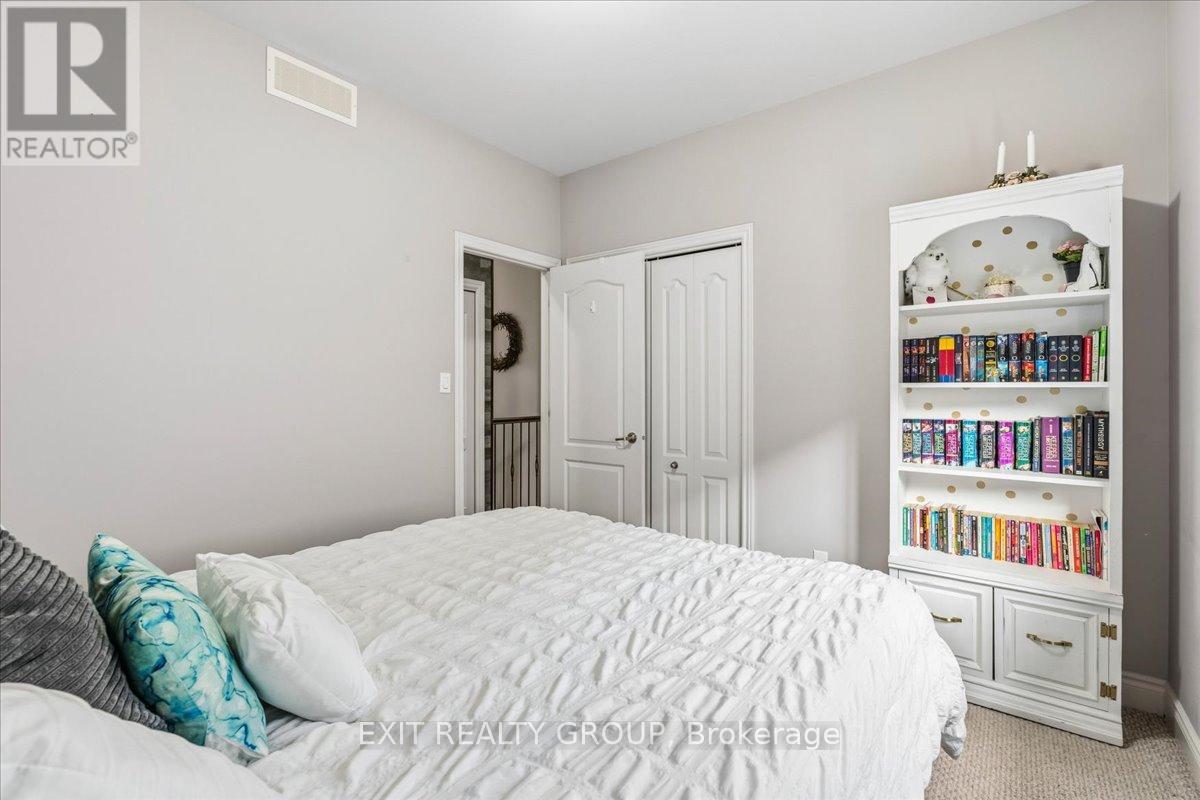 14 Cavendish Drive, Belleville, Ontario K8N 0C2 - Photo 17 - X12502170