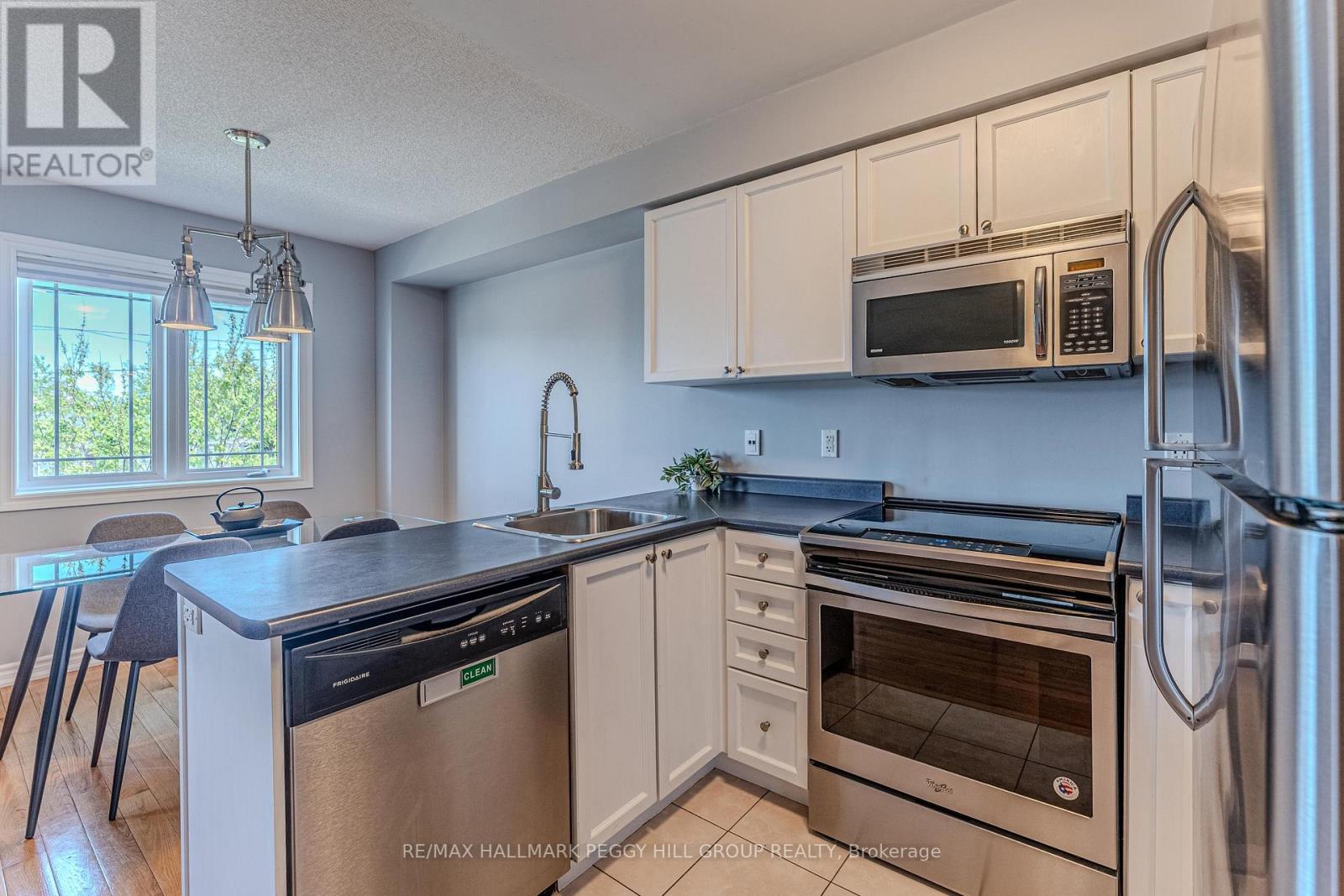 35 - 209 Harvie Road, Barrie, Ontario  L4N 9P8 - Photo 8 - S12502114