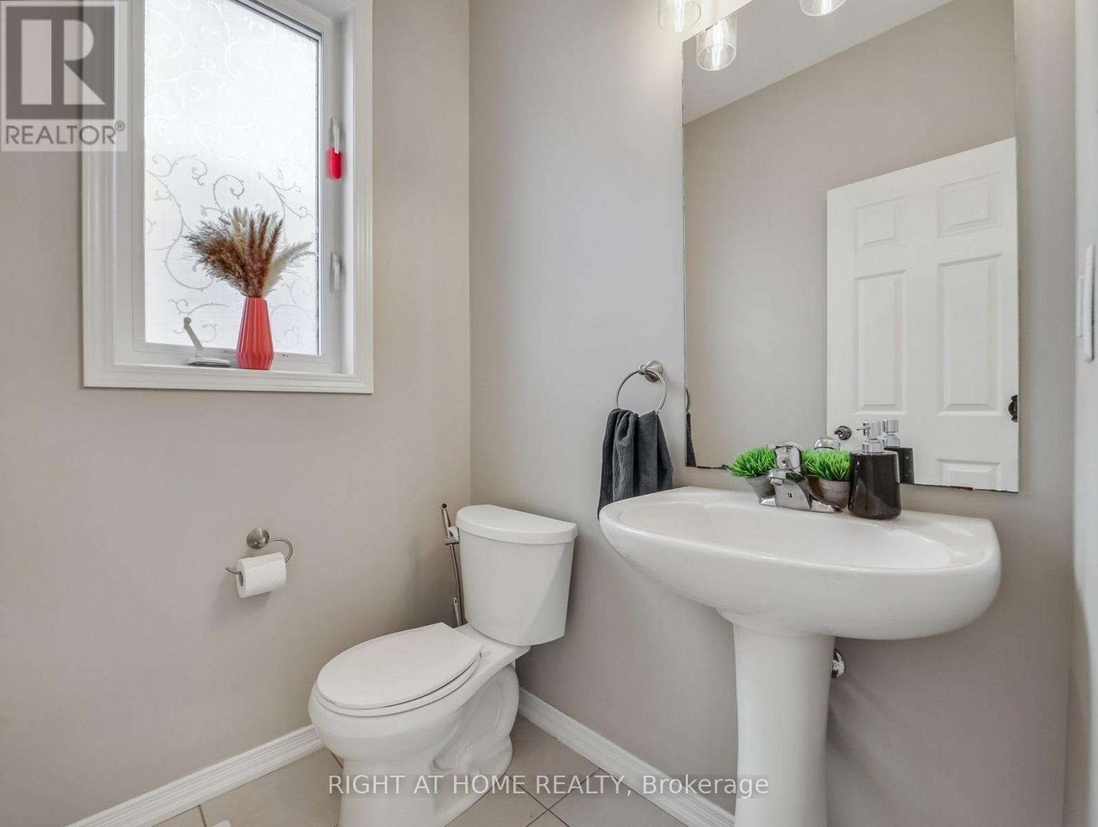 51 Cheevers Road, Brantford, Ontario  N3T 0K3 - Photo 17 - X12467419